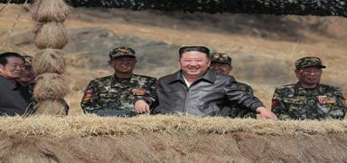 Kuzey Kore lideri Kim tatbikat� denetledi