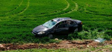 Siirt'te otomobil arampole yuvarland: ok sayda yaral