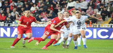 A Milli Kadn Futbol Takm, Slovenya'ya kaybetti