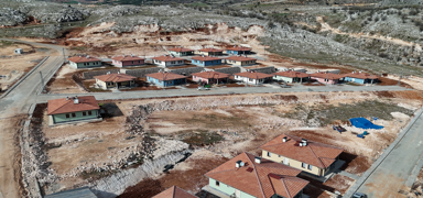 Ad�yaman'da depremzedeler afet evlerine yerle�meye devam ediyor