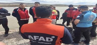 �� makinesinden K�z�l�rmak'a d��en gen� �l� bulundu