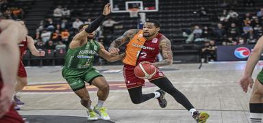 Galatasaray evinde hata yapmad�