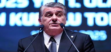 Adal�, Arat d�nemini ele�tirdi