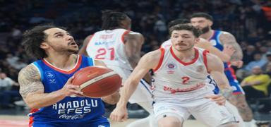 Anadolu Efes deplasmanda hata yapmad