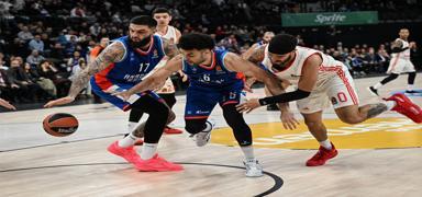 THY Avrupa Ligi'nde sezonun savunmacs Nick Weiler-Babb
