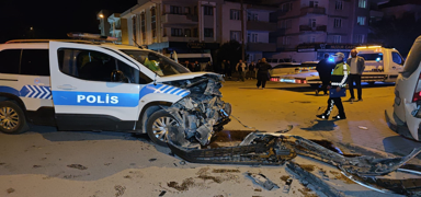 Bursa'daki kazada polis aracndaki 2 memur yaraland