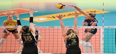 VakfBank ampiyonluk, Fenerbahe ise seri iin sahaya kacak