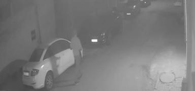 Sultangazi'de ofrlerin park kavgas: Tartt srcnn aracna sopayla saldrd