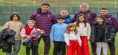 Trabzonspor, 23 Nisan Ulusal Egemenlik ve ocuk Bayram'nda ocuklar arlad
