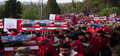 Gelibolu Yar�madas�'nda 57. Alay Vefa Y�r�y��� ba�lad�