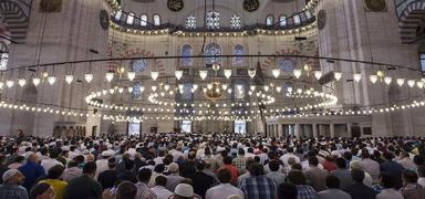 Bugn Cuma namaz saat kata? stanbul'da cuma namaz saat kata bitiyor? 25 Nisan 2025 stanbul namaz vakitleri