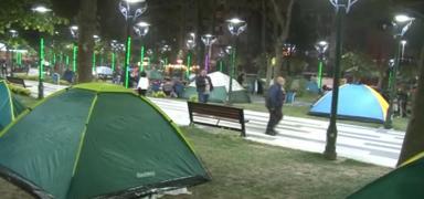 Vatandalar geceyi yine darda geirdi