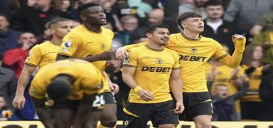 Wolverhampton seriyi bozmad