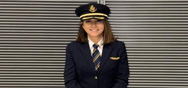 Dnyann en byk yolcu ua Trk kadn pilota emanet