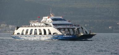Kuzey Ege'de deniz ulamna frtna engeli: Feribot seferleri iptal edildi