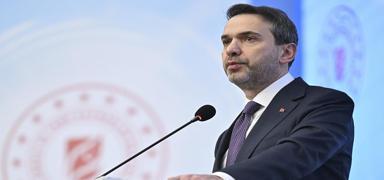 Bakan Bayraktar'dan aklama