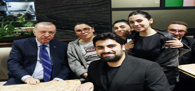 Bakan Erdoan, kafede vatandalarla sohbet etti