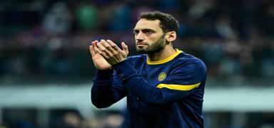 Hakan �alhano�lu'nda Inter taraftar�na �a�r�!