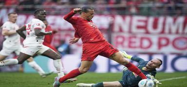 Bayern Mnih son dakikada ykld! ampiyonluu ertledi