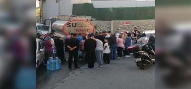 Tankerden su almak iin kuyrua girdiler