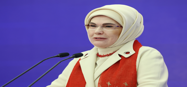 Emine Erdo�an: �slam sanat�, ilahi olan� hat�rlatand�r