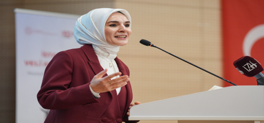 Bakan G�kta�: G�venli internet kullan�m� te�vik edilecek