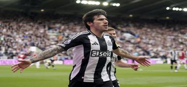 Manchester kul�pleri Sandro Tonali i�in yar���yor