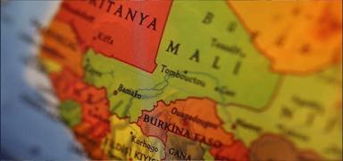 Mali'de siyasi partilerin faaliyetleri askya alnd