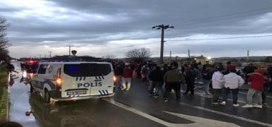 Sivasspor taraftarlar takm tesislerin nnde protesto etti