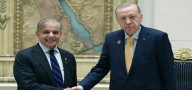 Cumhurbakan Erdoan'dan Pakistan mesaj: Sizlerin yannda olmaya devam edeceiz