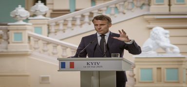 Macron: Her zamanki gibi Rusya'nn cevabn bekliyoruz