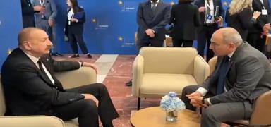 Painyan'n oturuu alay konusu oldu!