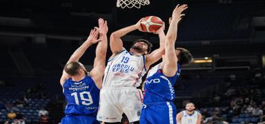 Anadolu Efes evinde hata yapmad