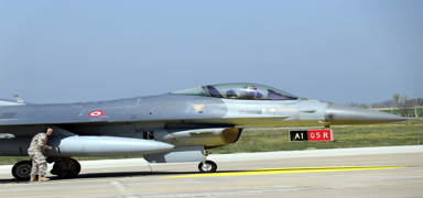 Trk F-16'lar ite byle grntlendi
