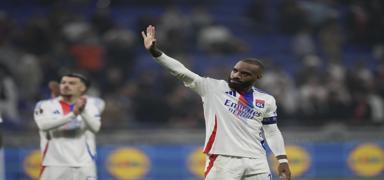 Alexandre Lacazette, Lyon'a veda etti