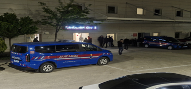 Tartt aabeyini ve yengesini vurdu