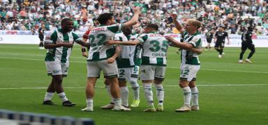 Konyaspor, Alanyaspor'u yenerek evinde rekor peinde