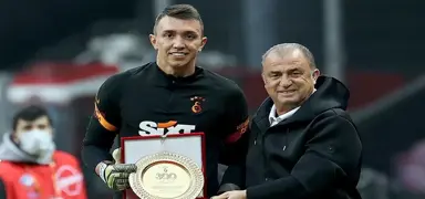 Fatih Terim'den Muslera paylam