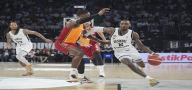 Basketbolda derbiyi Beikta kazand