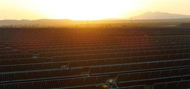 �orak arazi g�ne� tarlas�na d�n��t�! Y�lda 250 milyon kWh elektrik �retecek