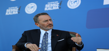 Altun'dan �zel'e tepki: G�l�n� olmu�