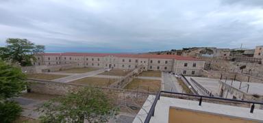 Sinop Tarihi Cezaevi Mzesi ziyarete alyor