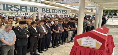 zmir'deki trafik kazasnda hayatn kaybeden uzman avu dualarla defnedildi