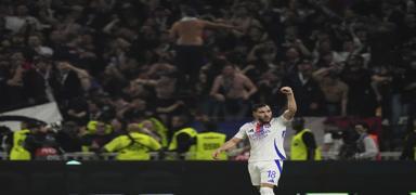 Rayan Cherki adm adm Manchester City'e