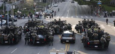 ABD kart! Los Angeles sokaklar alev alev