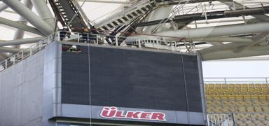 Fenerbahe stadnda scoreboardlar yenileniyor
