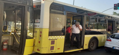 Krmz kta duramayan ETT otobs, baka bir ETT otobsne arpt