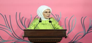 Emine Erdoan karne alacak rencileri tebrik etti: Tatili hak ettiniz