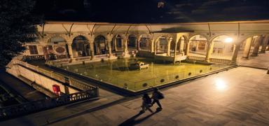 Topkap� Saray� geceleri de ziyarete a��l�yor