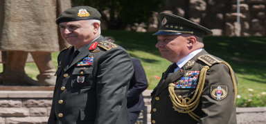Genelkurmay Bakan Orgeneral Grak, Slovak mevkida Zmeko ile grt
